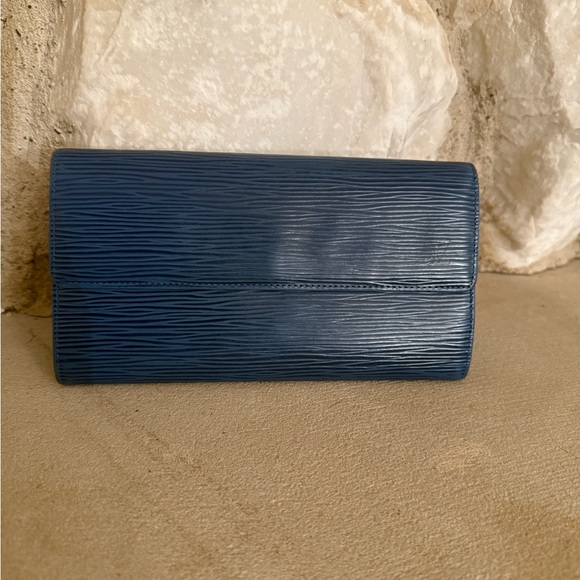 Louis Vuitton EPI Wallet - Picture 1 of 5